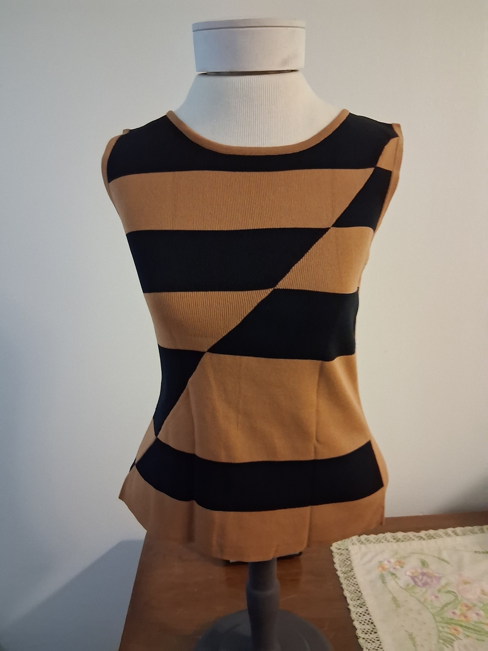 Finity Sleeveless Knit Tank in Camel and Black